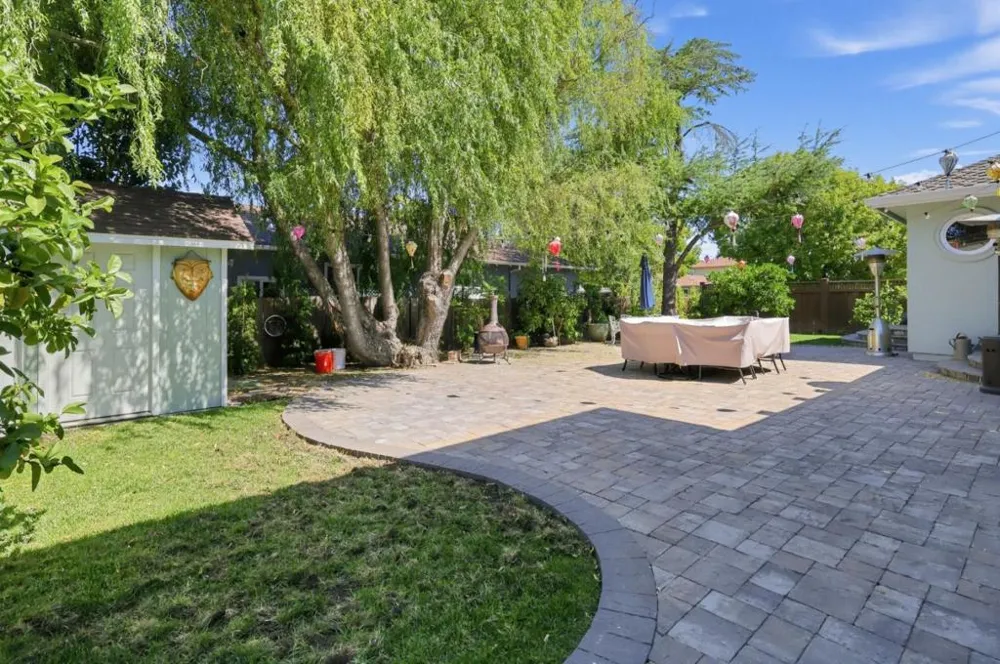 1507 Valota Road Redwood City, CA 94061