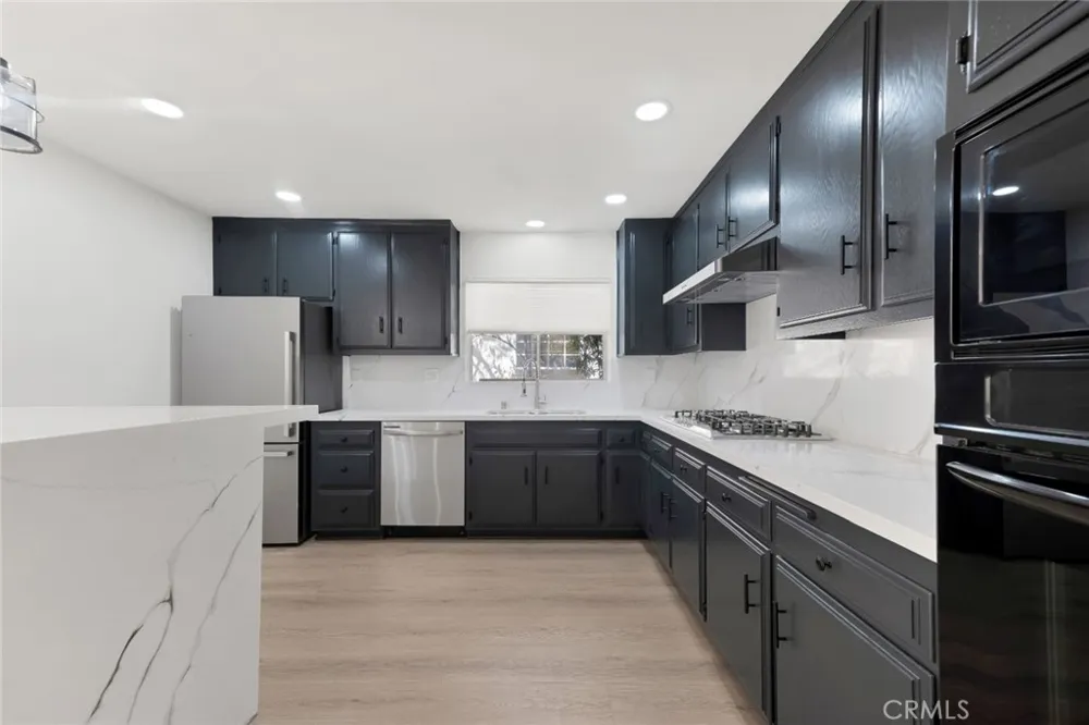 9425 Mclennan Avenue Northridge, CA 91343