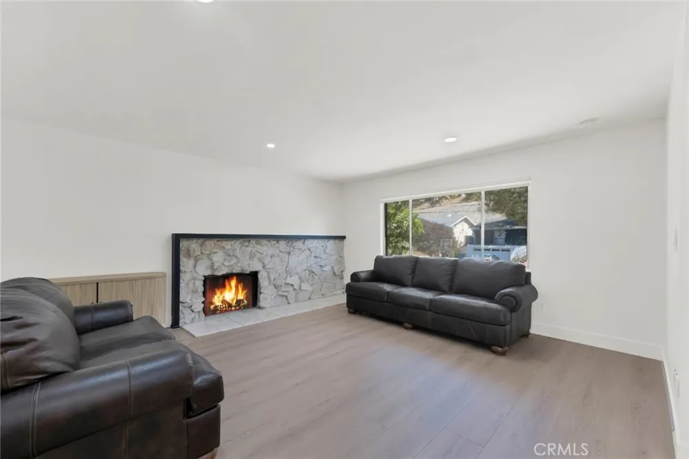 9425 Mclennan Avenue Northridge, CA 91343