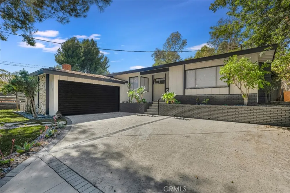 9425 Mclennan Avenue Northridge, CA 91343