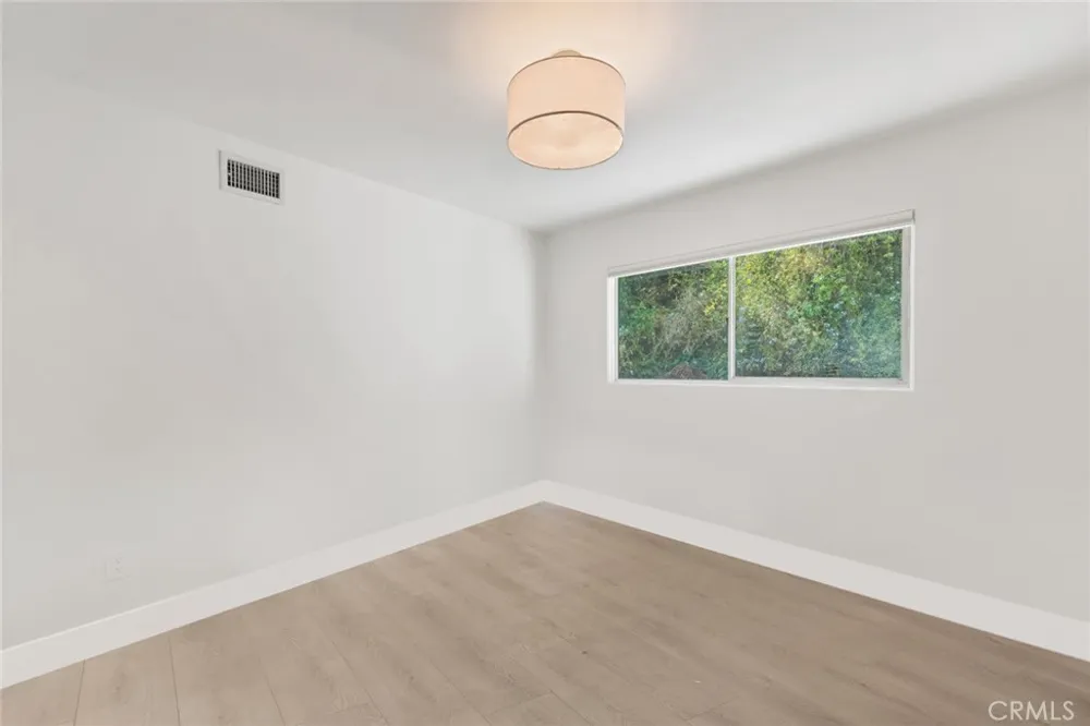 9425 Mclennan Avenue Northridge, CA 91343