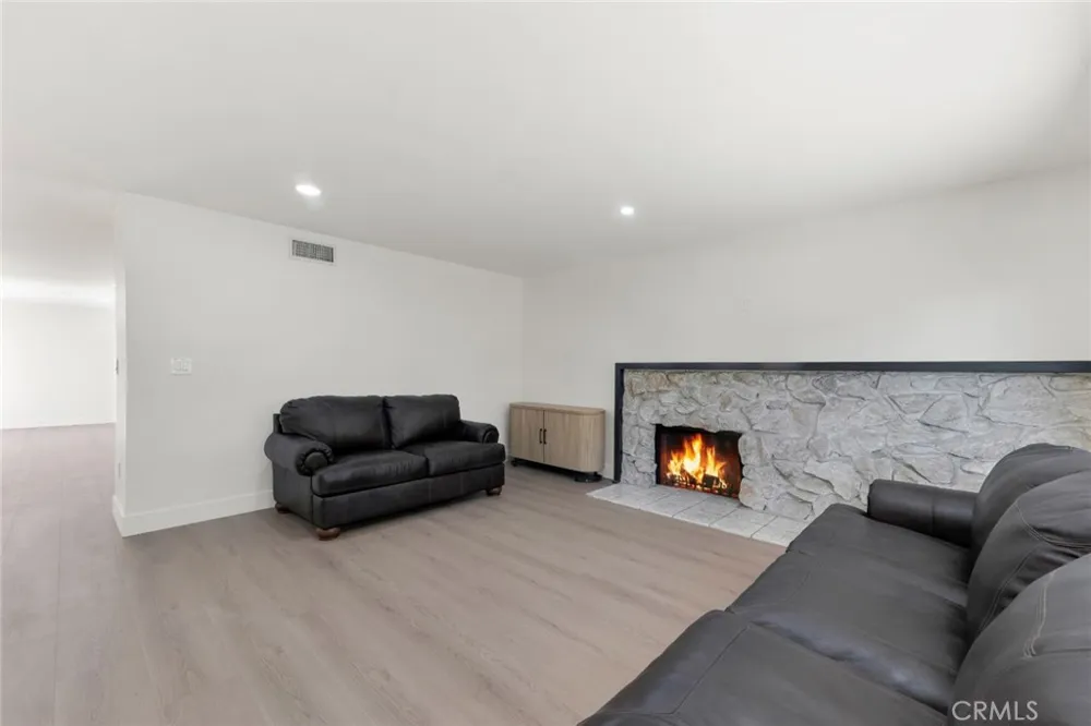 9425 Mclennan Avenue Northridge, CA 91343