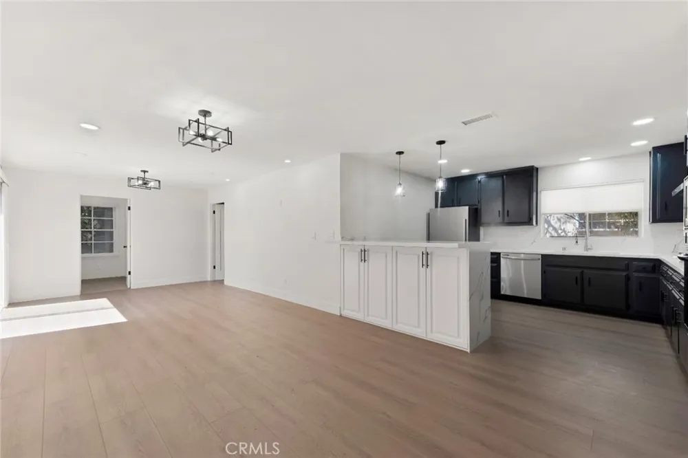 9425 Mclennan Avenue Northridge, CA 91343