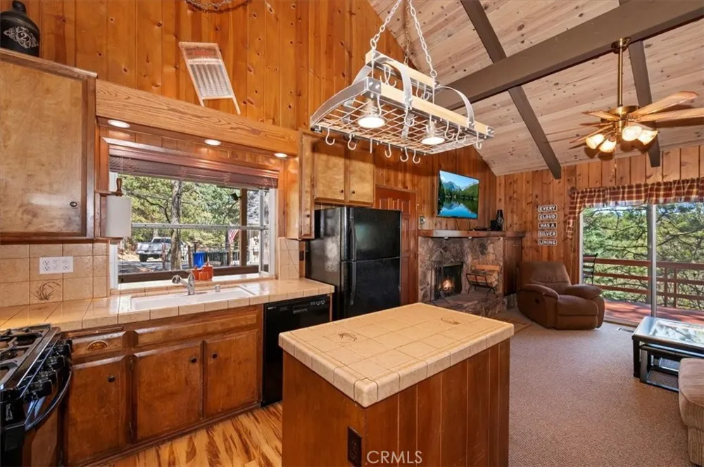 26525 Walnut Hills Lake Arrowhead, CA 92352