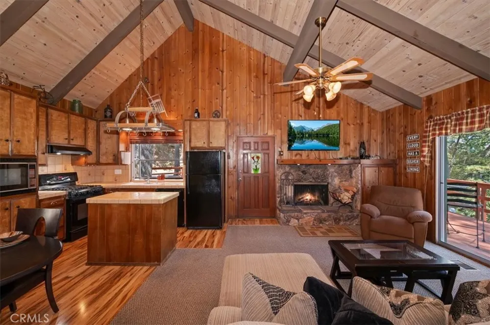 26525 Walnut Hills Lake Arrowhead, CA 92352
