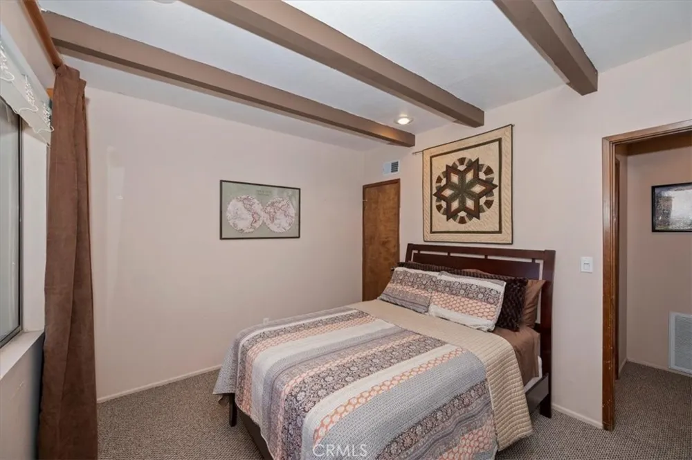 26525 Walnut Hills Lake Arrowhead, CA 92352