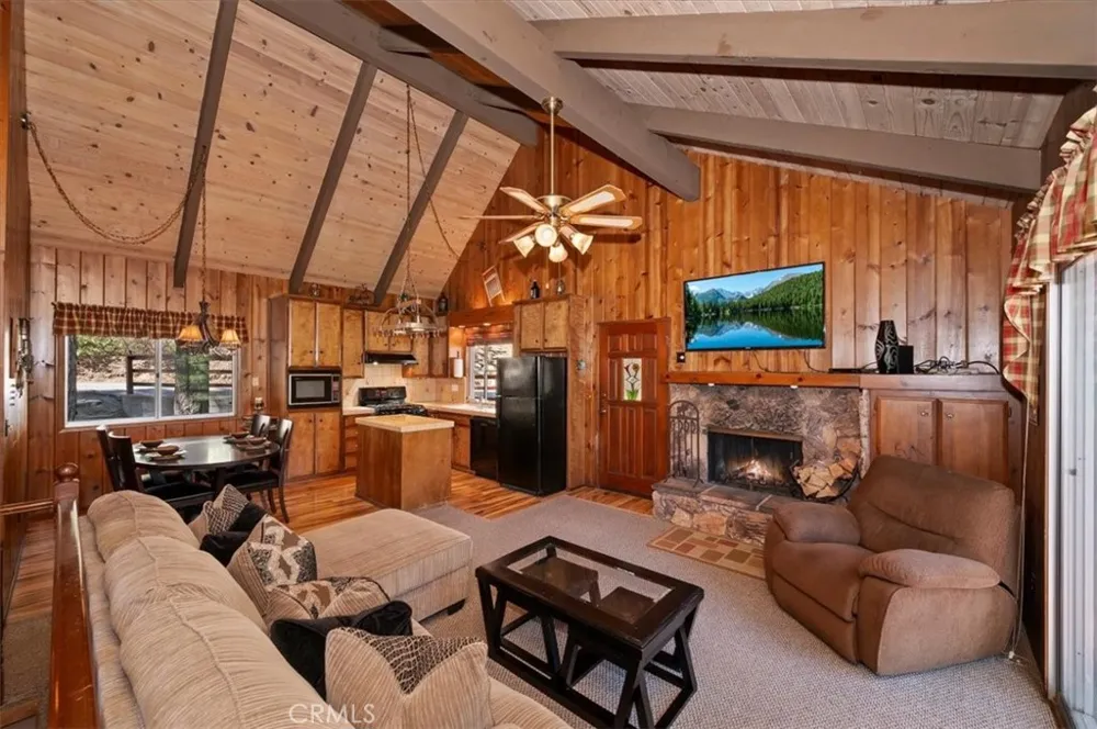 26525 Walnut Hills Lake Arrowhead, CA 92352