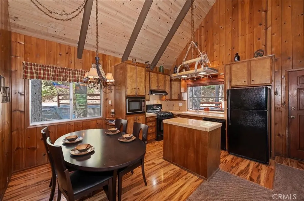 26525 Walnut Hills Lake Arrowhead, CA 92352