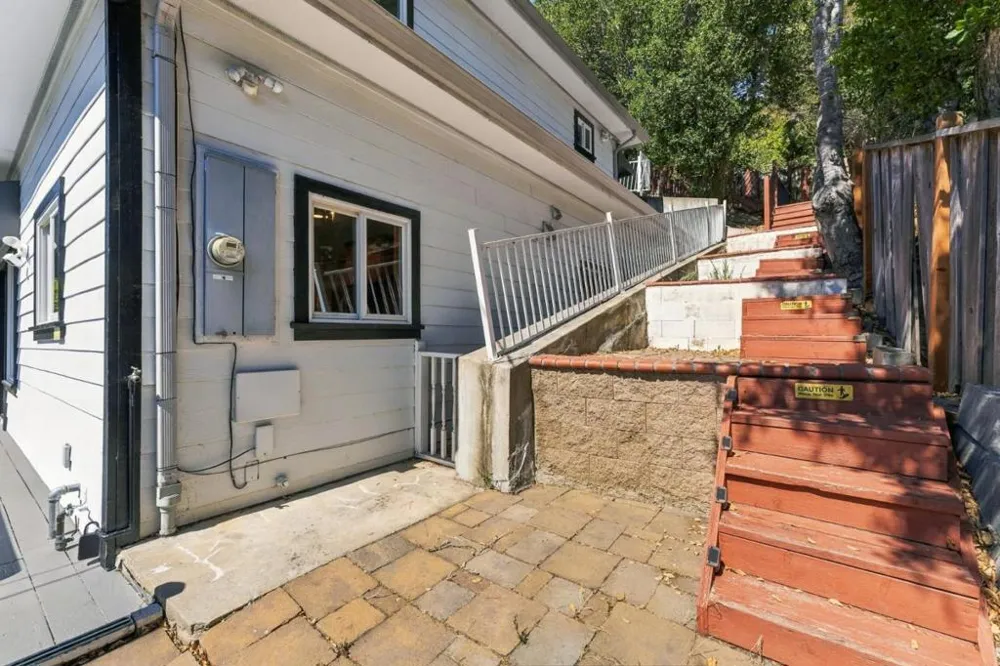 2702 Monte Cresta Drive Belmont, CA 94002