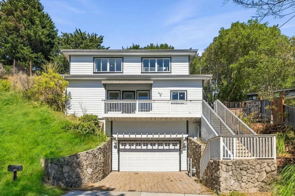 2702 Monte Cresta Drive Belmont, CA 94002