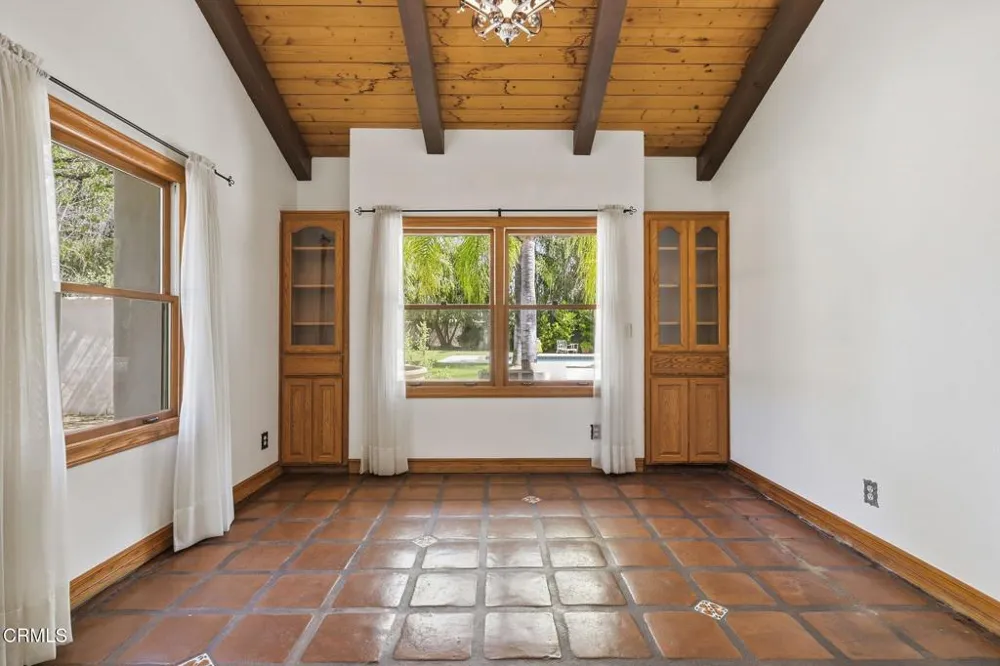 800 Oak Grove Court Ojai, CA 93023