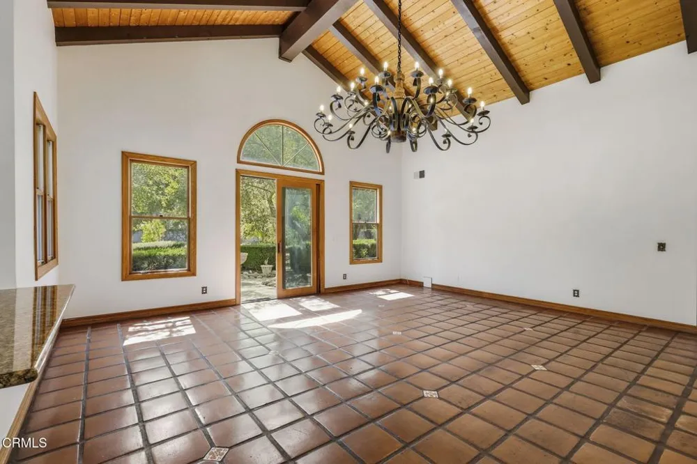 800 Oak Grove Court Ojai, CA 93023