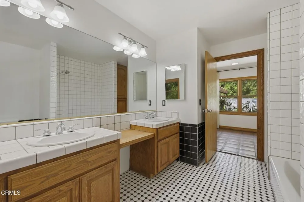 800 Oak Grove Court Ojai, CA 93023
