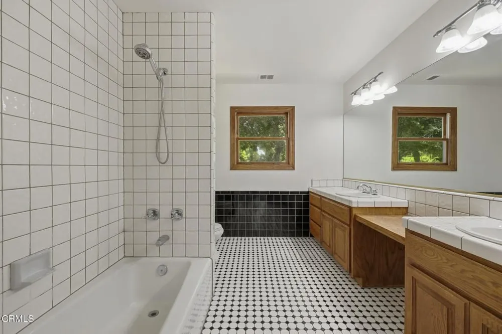800 Oak Grove Court Ojai, CA 93023