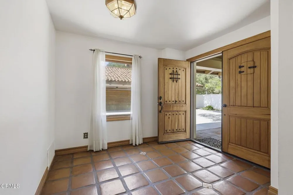 800 Oak Grove Court Ojai, CA 93023