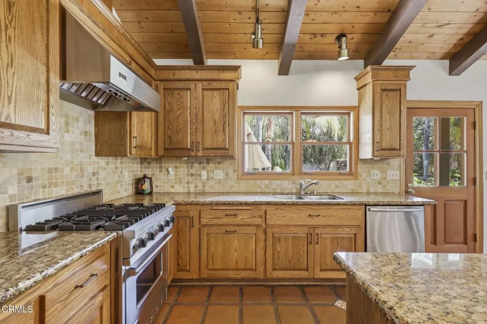 800 Oak Grove Court Ojai, CA 93023