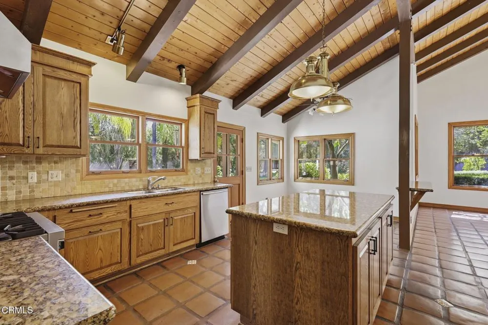 800 Oak Grove Court Ojai, CA 93023