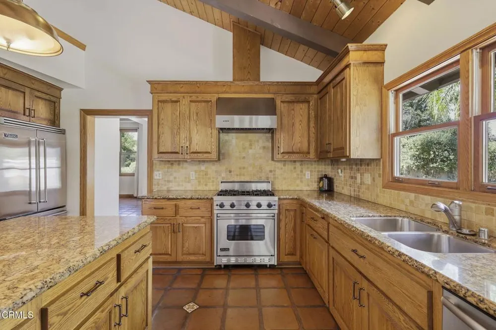 800 Oak Grove Court Ojai, CA 93023