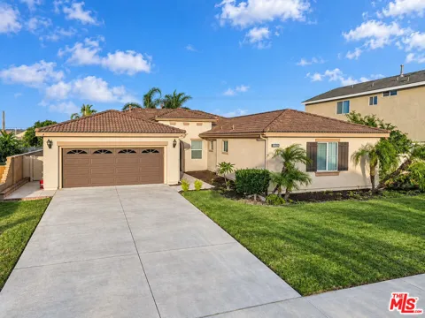 17886 Robusta Drive