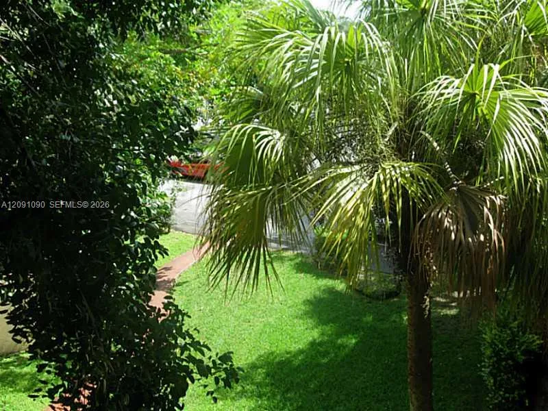 14221 Kendall Dr #310C Miami, FL 33186