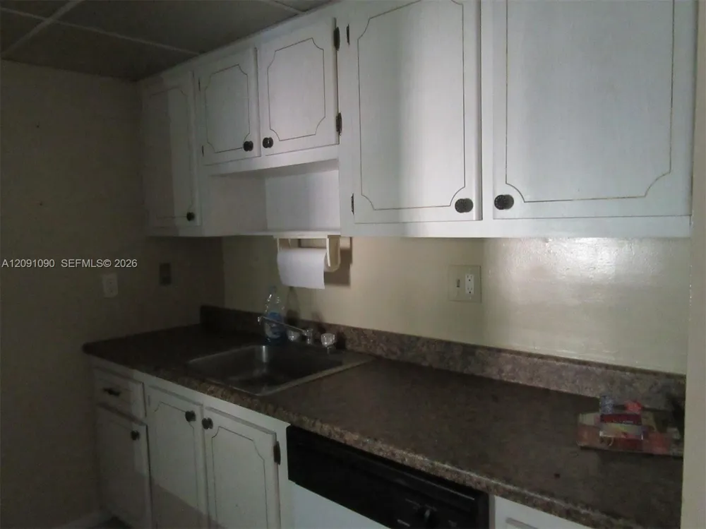 14221 Kendall Dr #310C Miami, FL 33186