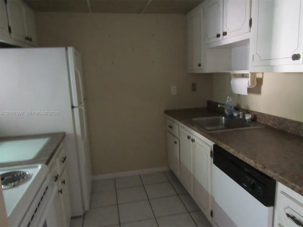 14221 Kendall Dr #310C Miami, FL 33186
