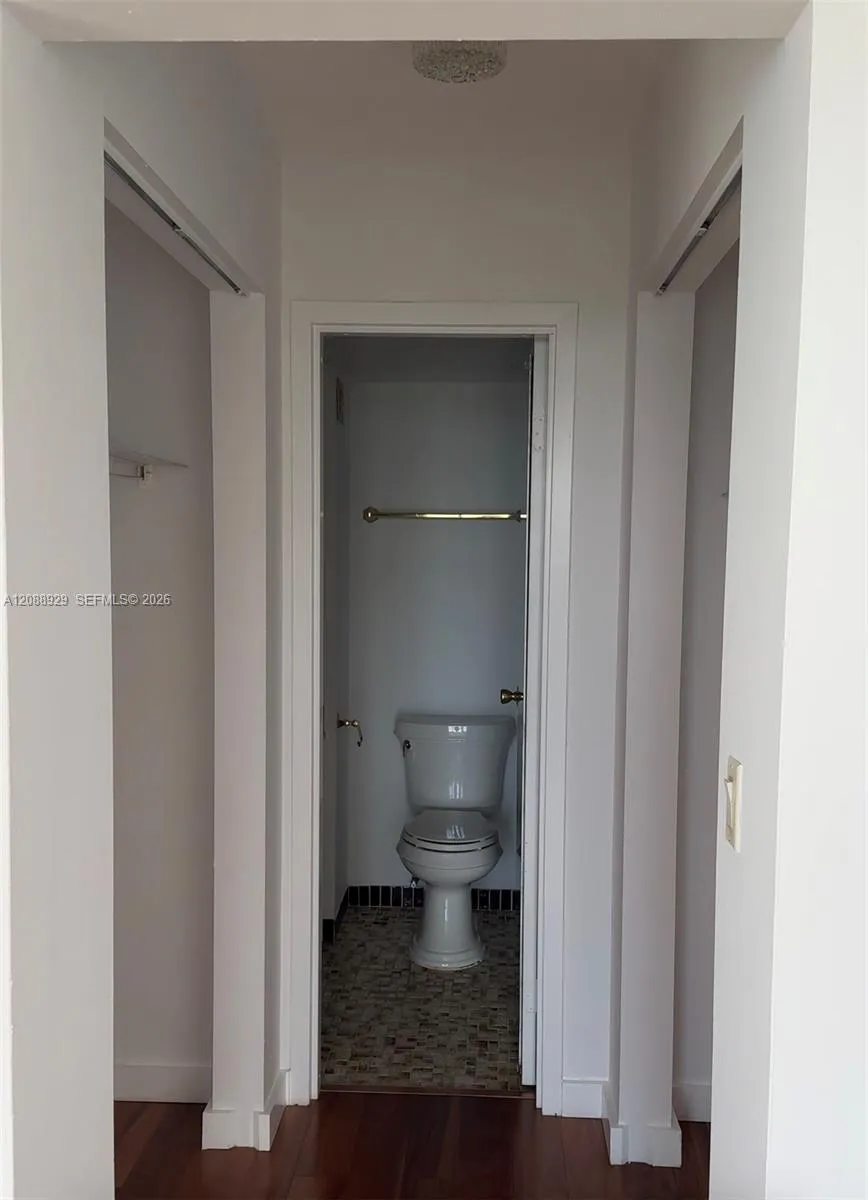 200 SE 15th Rd #7D Miami, FL 33129