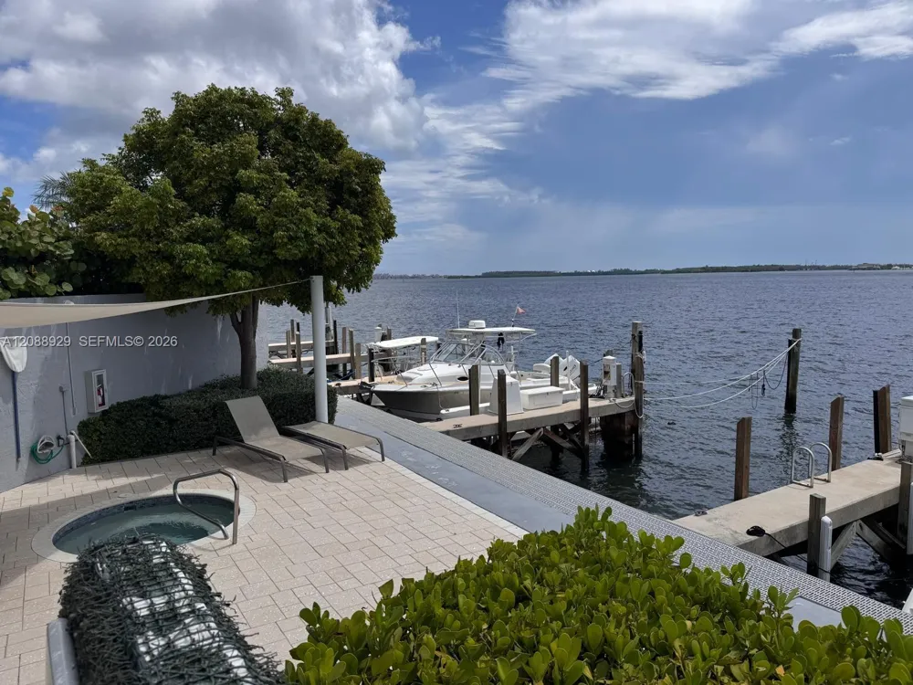 200 SE 15th Rd #7D Miami, FL 33129