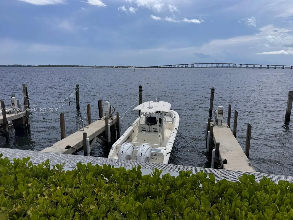 200 SE 15th Rd #7D Miami, FL 33129