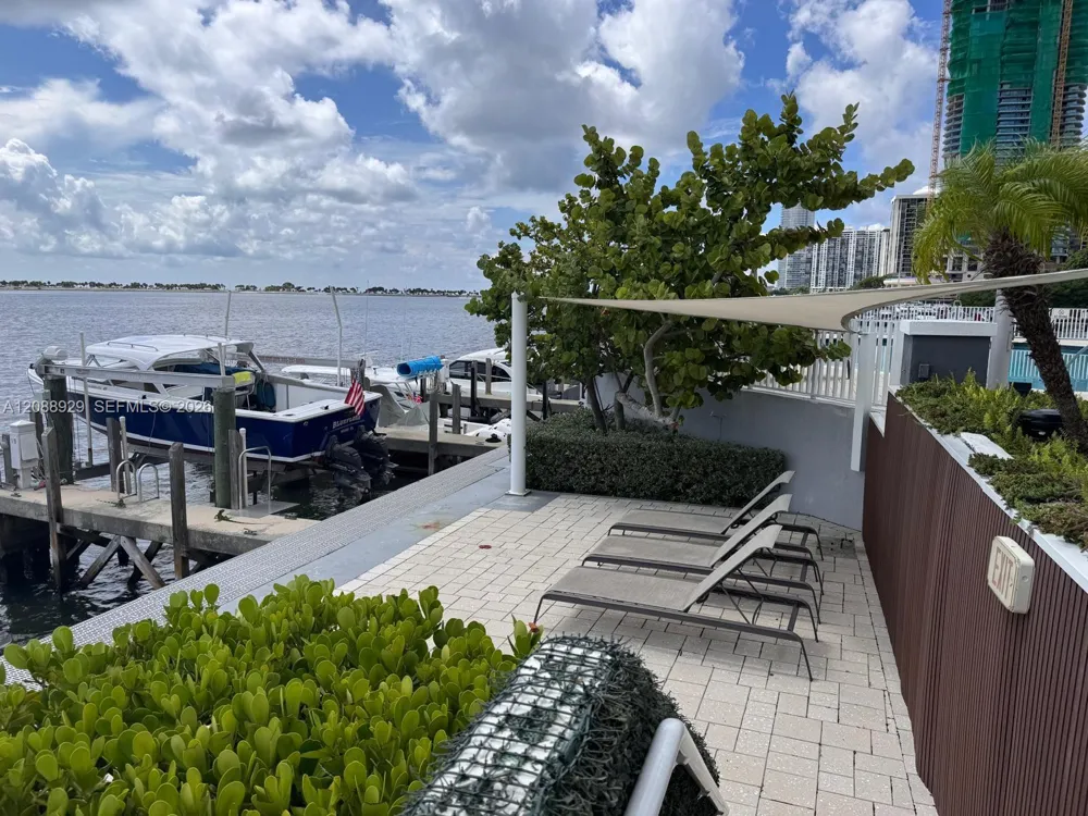 200 SE 15th Rd #7D Miami, FL 33129
