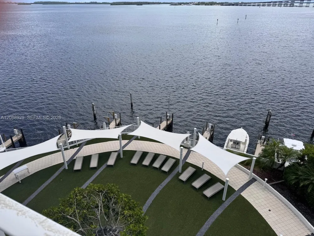 200 SE 15th Rd #7D Miami, FL 33129