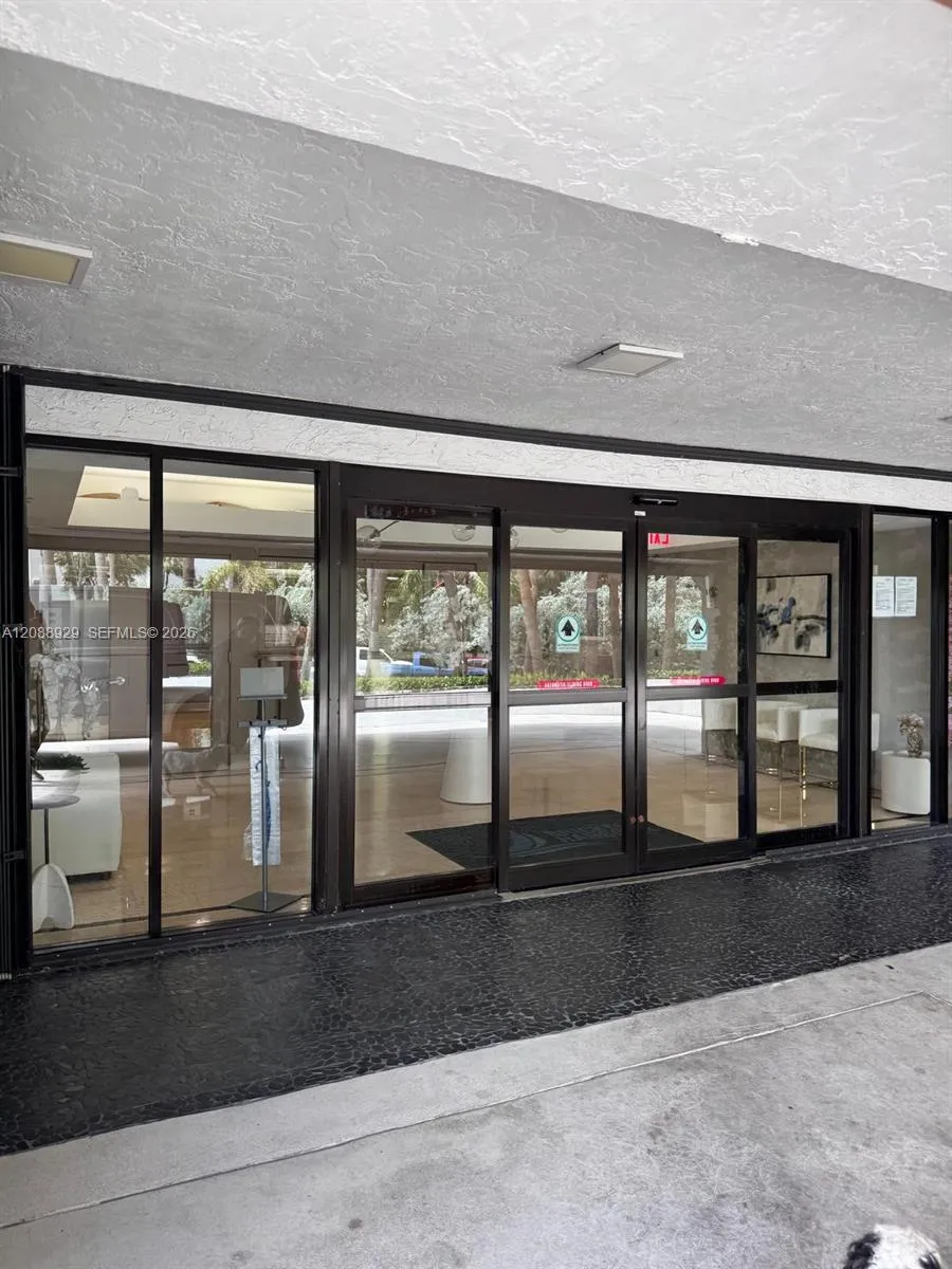 200 SE 15th Rd #7D Miami, FL 33129