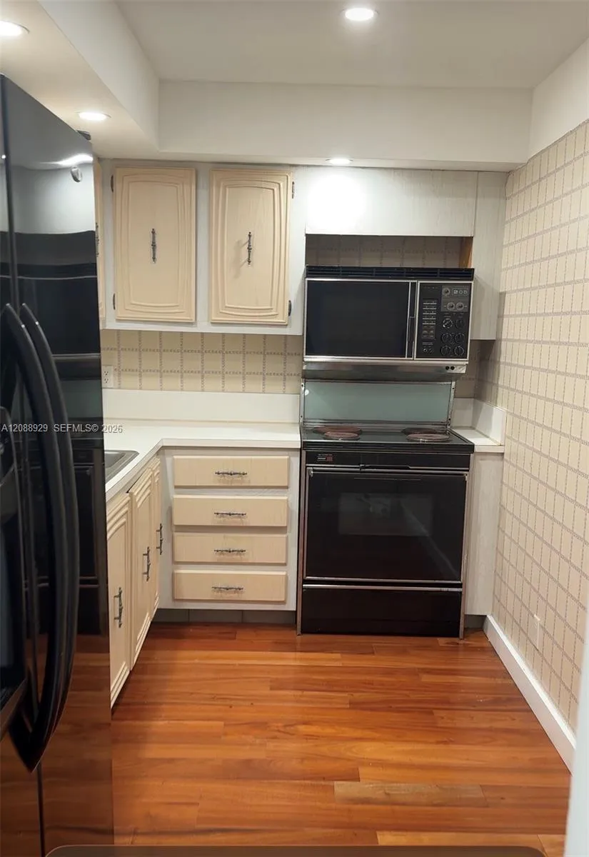 200 SE 15th Rd #7D Miami, FL 33129
