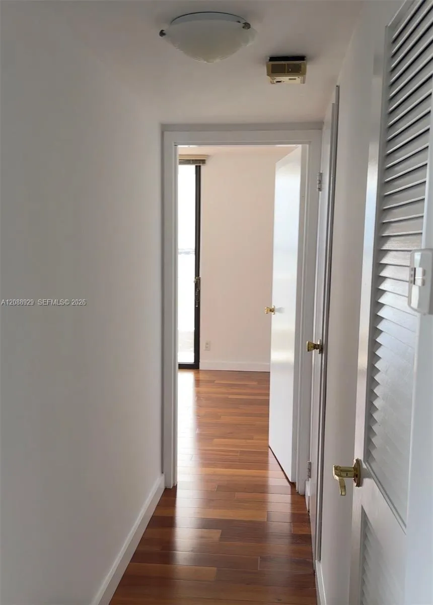 200 SE 15th Rd #7D Miami, FL 33129