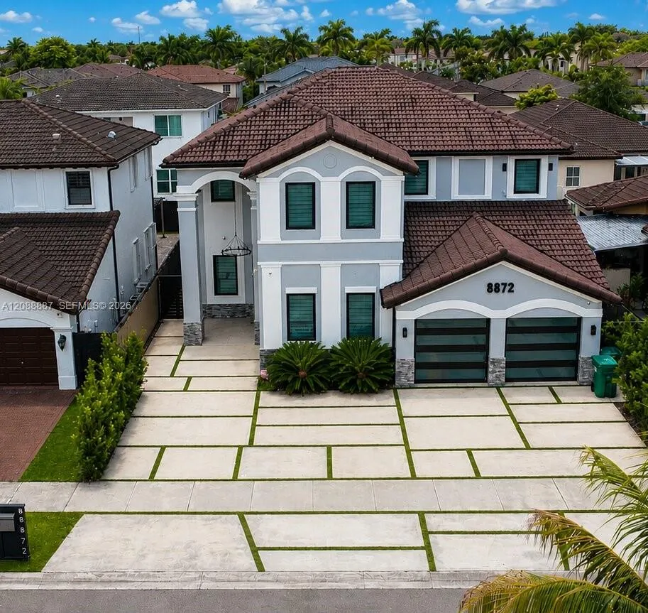8872 NW 181st St Hialeah Gardens, FL 33018