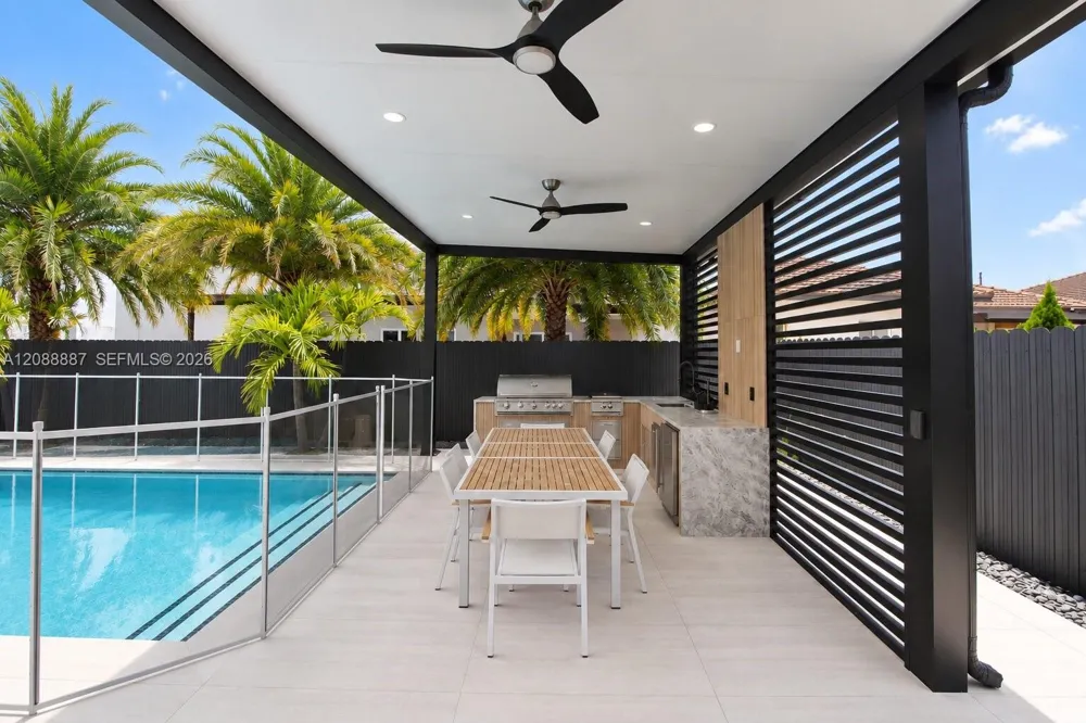 8872 NW 181st St Hialeah Gardens, FL 33018