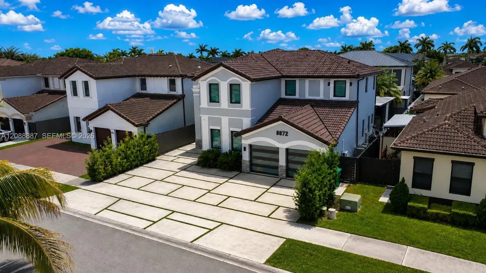 8872 NW 181st St Hialeah Gardens, FL 33018