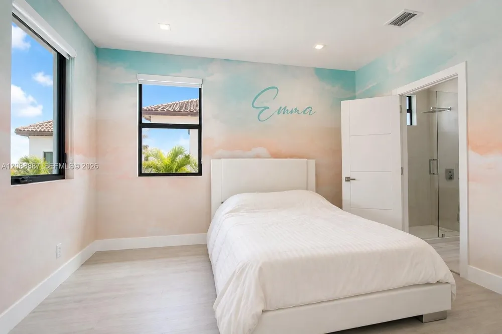 8872 NW 181st St Hialeah Gardens, FL 33018