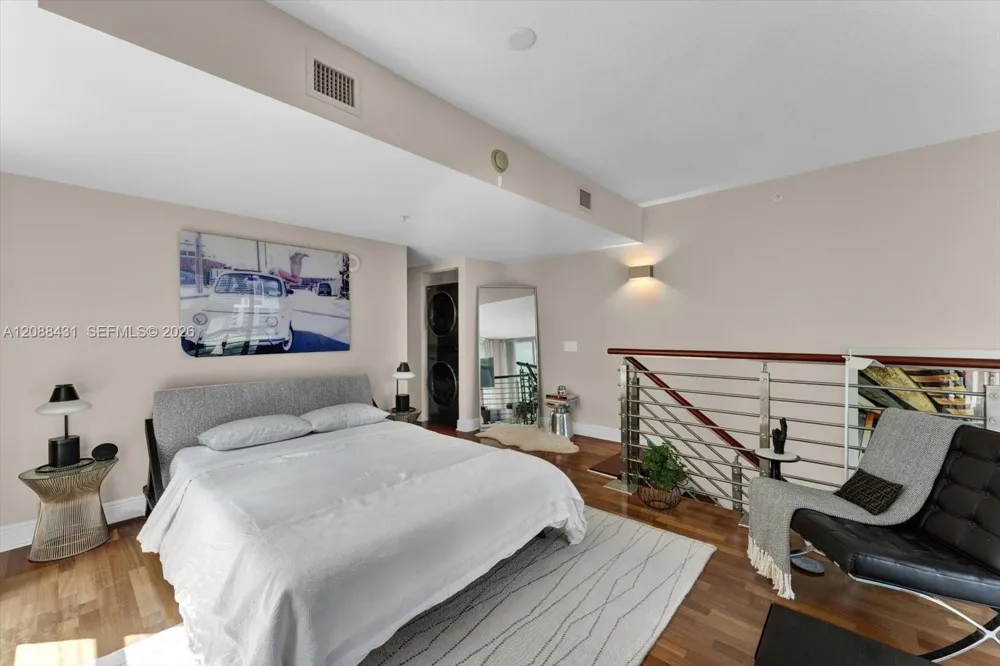 41 SE 5th St #801 Miami, FL 33131