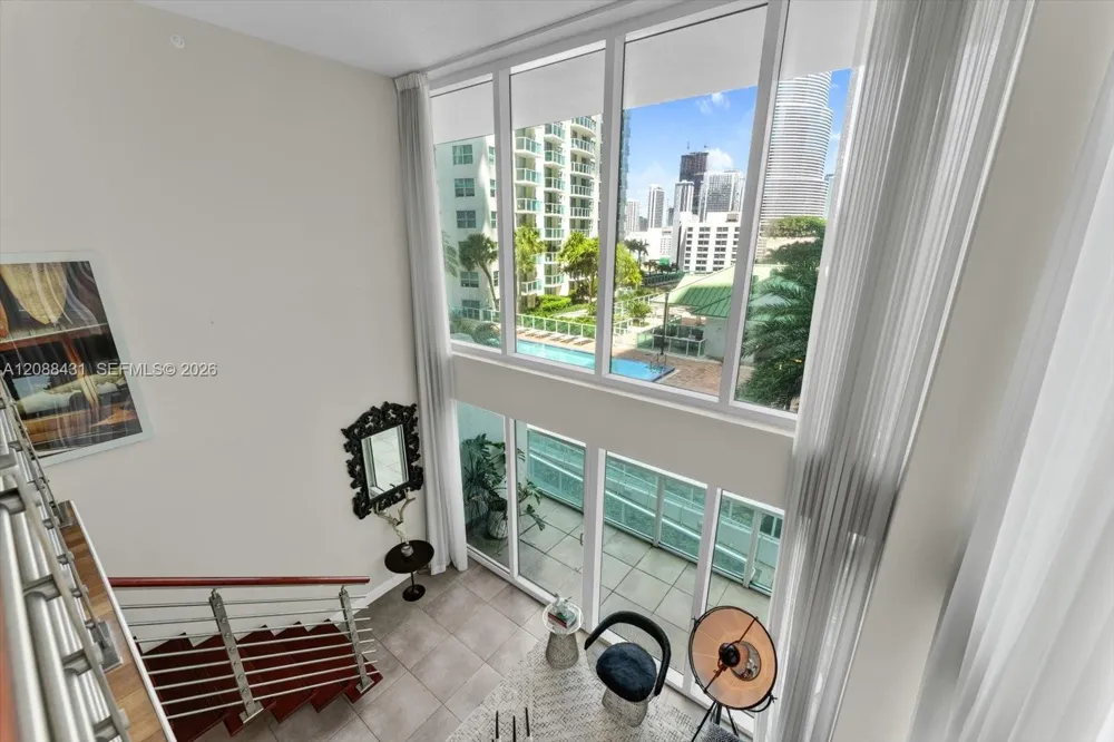 41 SE 5th St #801 Miami, FL 33131