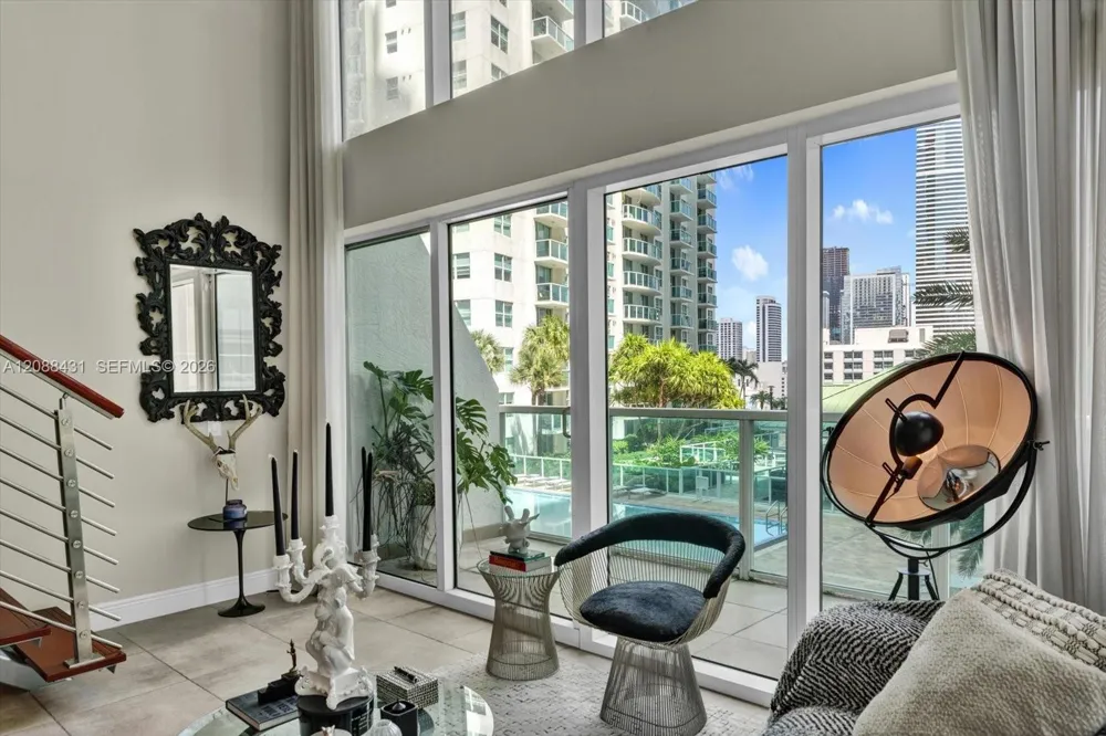 41 SE 5th St #801 Miami, FL 33131