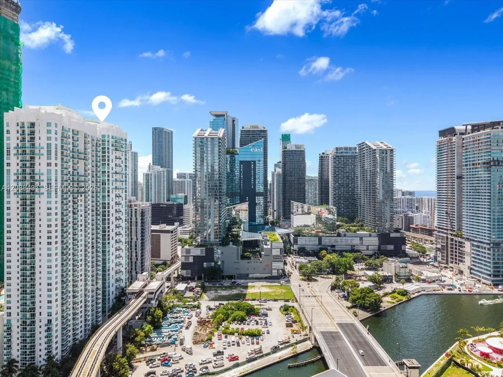 41 SE 5th St #801 Miami, FL 33131