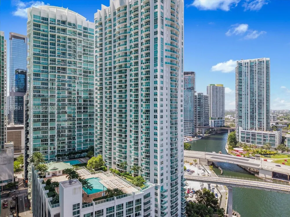41 SE 5th St #801 Miami, FL 33131