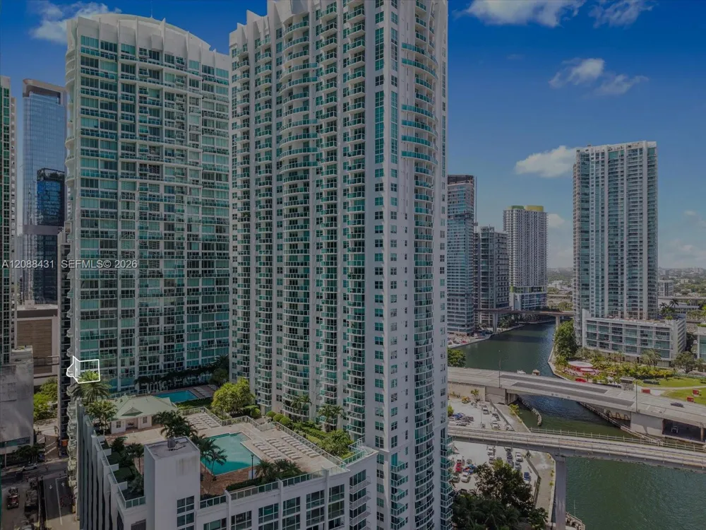 41 SE 5th St #801 Miami, FL 33131