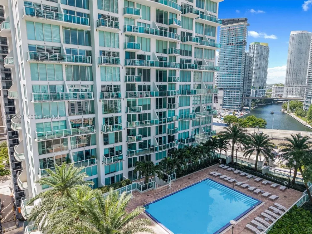 41 SE 5th St #801 Miami, FL 33131