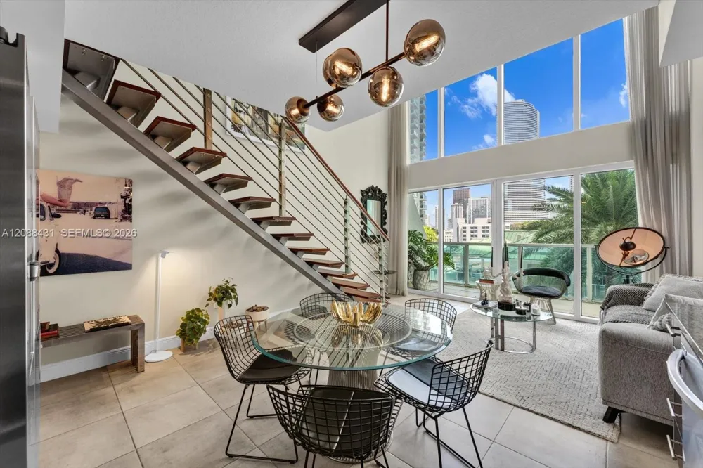 41 SE 5th St #801 Miami, FL 33131