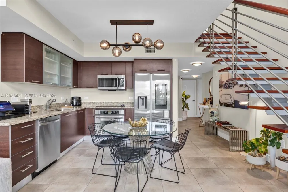 41 SE 5th St #801 Miami, FL 33131