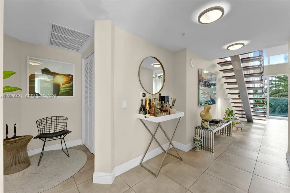 41 SE 5th St #801 Miami, FL 33131