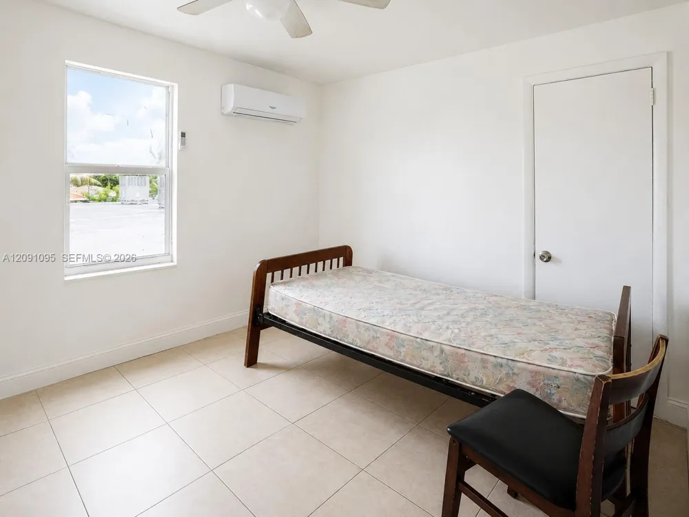1186 NW 103rd St #2 Miami, FL 33150