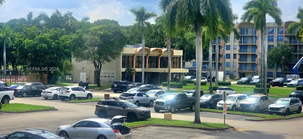 9300 Fontainebleau Blvd #E213 Miami, FL 33172
